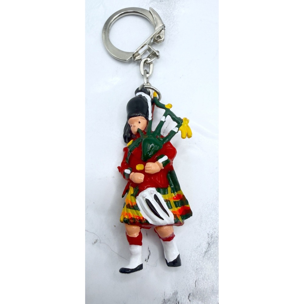 Scottish Bagpiper Keychain Colorful Tartan Kilt Souvenir Key Ring